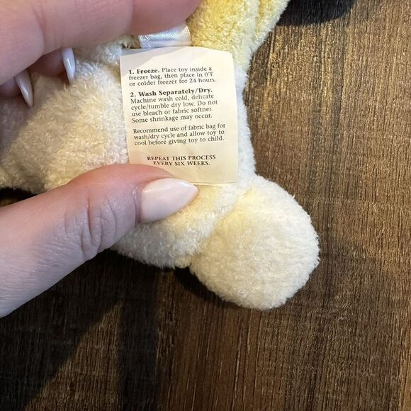 Kids Preferred Plush yellow giraffe cow rattle Sweetie Pie- Asthma Friendly - Picture 5 of 8